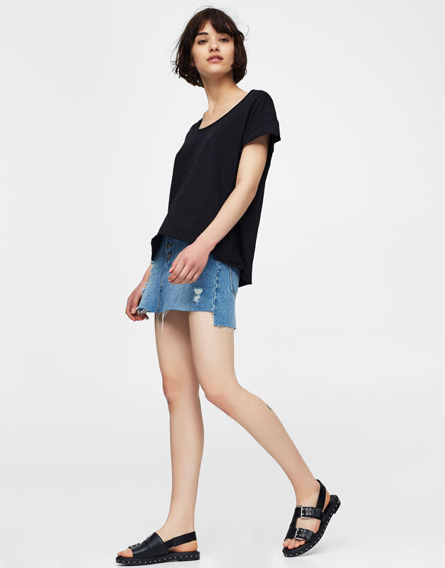 Basic T-shirt with piped seams