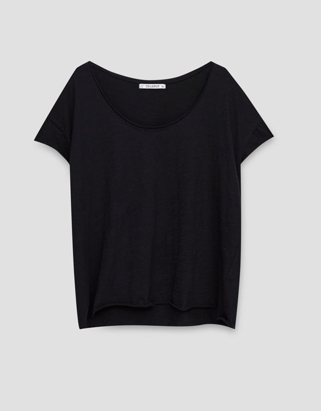 Basic T-shirt with piped seams